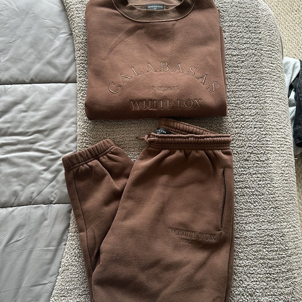 White Fox Boutique Calabasas crewneck and sweatpants set
